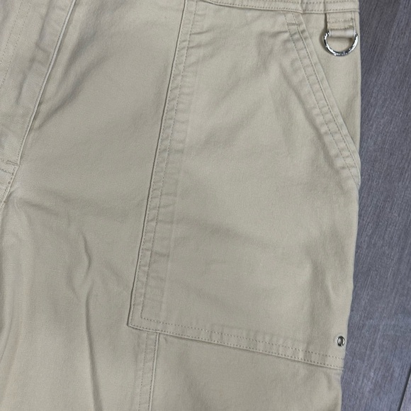Women's Talbots 12 12P Petite Large Shorts Chino Khakis Khaki Stretch Flat Front - Picture 6 of 8